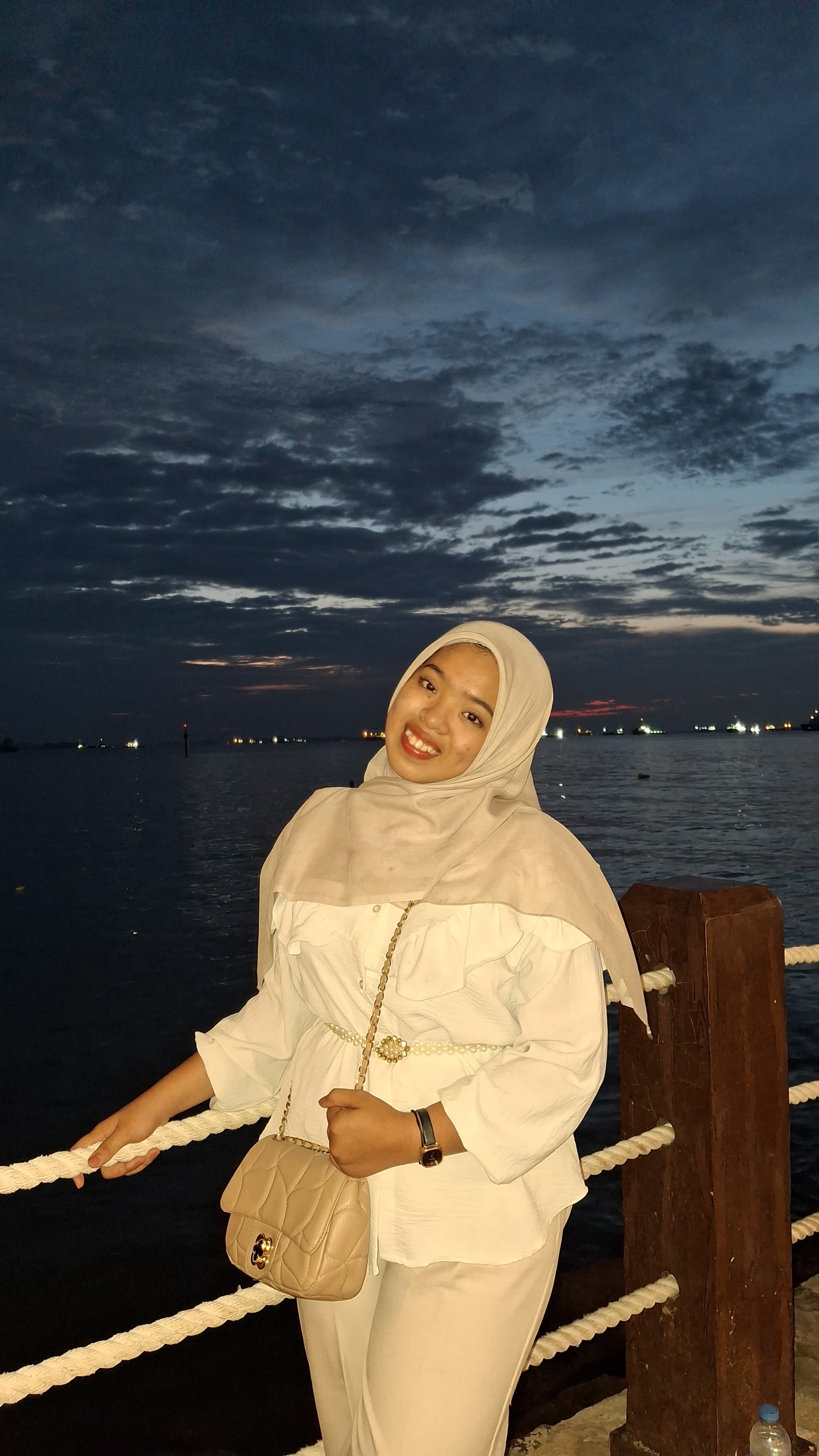 Profile picture for user mayaazzh